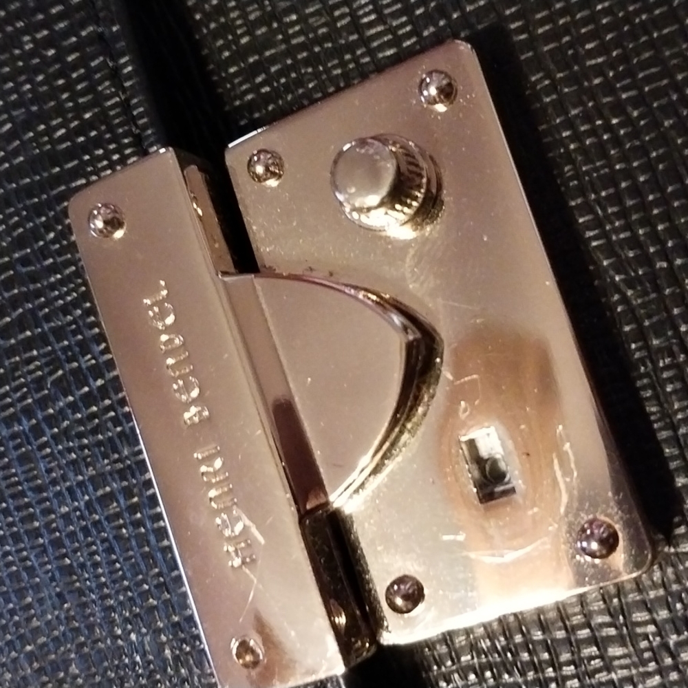 Sold #113 EXQUISITE HENRY BENDEL SMALL PURSE - Picture 12 of 16